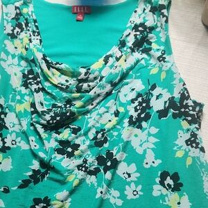 ELLE Women's Green Floral Top